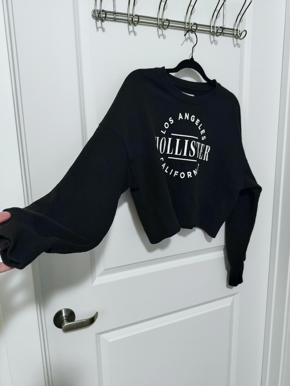 Hollister Women L Black Cropped Crewneck Graphic Sweatshirt LA California - Picture 6 of 9